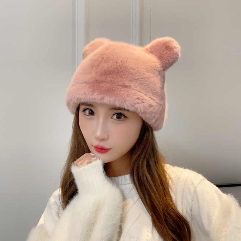 The new plush hat is cute for women in winter, thickened, warm, fashionable and stylish. It features red panda ears, ear protection and faux fur mink Application Scenario