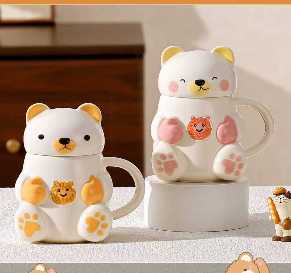 The cute cartoon bear-shaped ceramic cup is fresh and adorable. It is a daily drinking cup