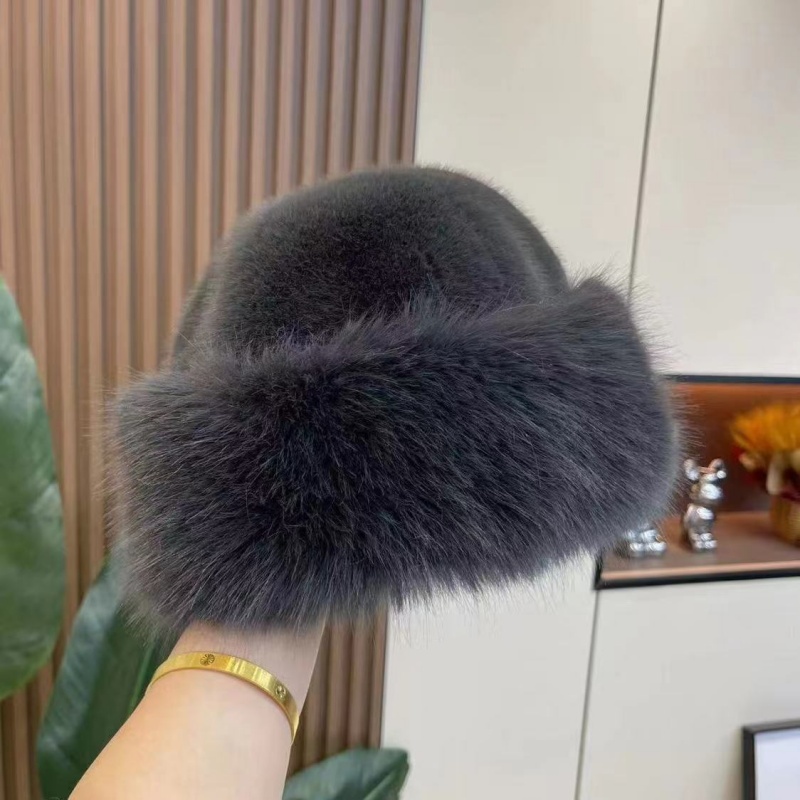 Winter warm plush Japanese and Korean fisherman's hat, Northeast hat with fleece and thickened warmth protection, cute Mongolian hat for girls Application Scenario