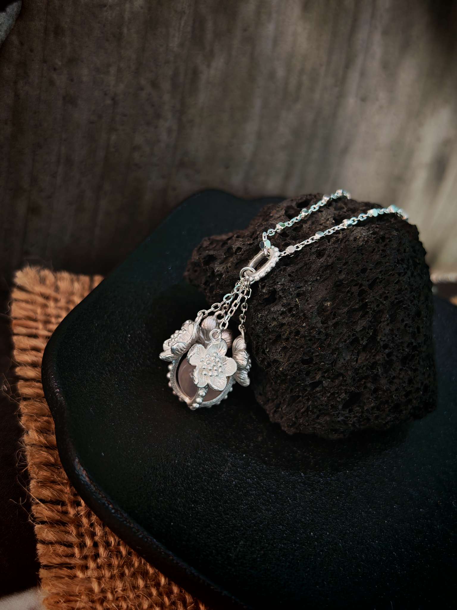 APOTIE's niche original design s925 all-silver peach blossom pink crystal silver jewelry necklace factory direct sales wholesale with gifts detail image 5