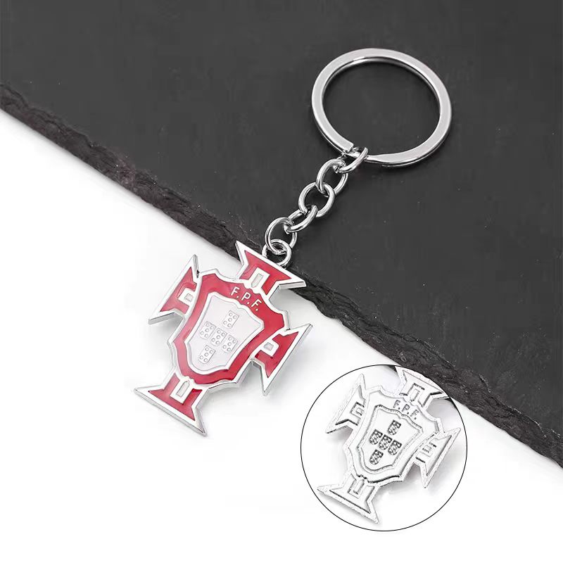 The KEYCHAIN team keychain for the Portuguese men's national football team can be customized full figure
