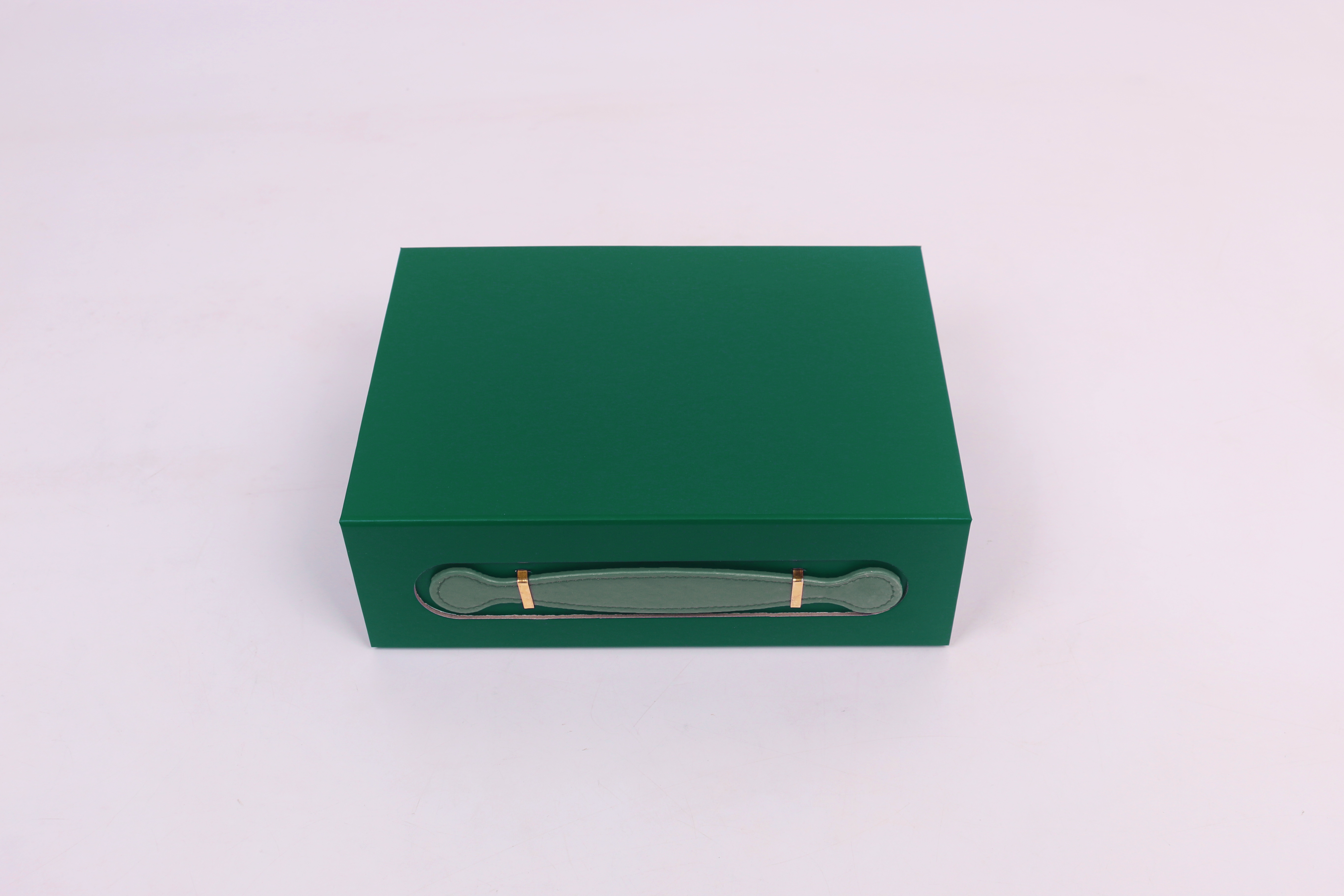Z235# Single folding gift box, creative gift packaging box, leather strip hand-held magnetic folding box, mooncake box Item Picture