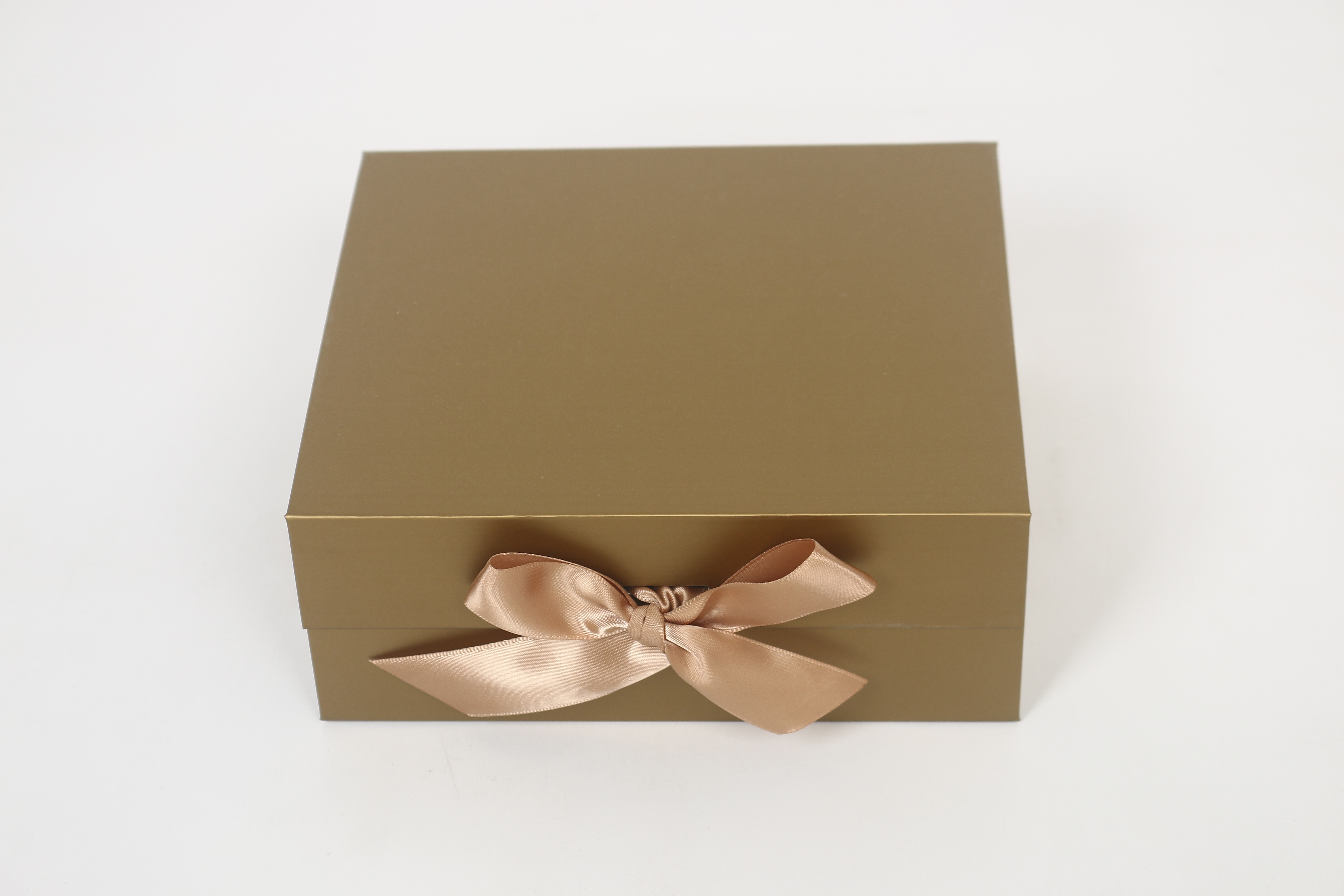 Z225# Single folding gift box, creative gift packaging box, ribbon style magnetic folding box details Picture