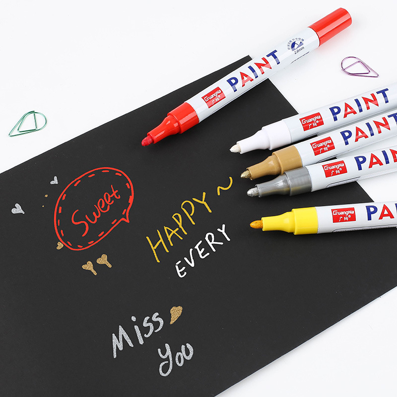 Wholesale of non-fading metal touch-up pens, white colored oil-based marker pens, waterproof tire graffiti paint pens Application Scenario