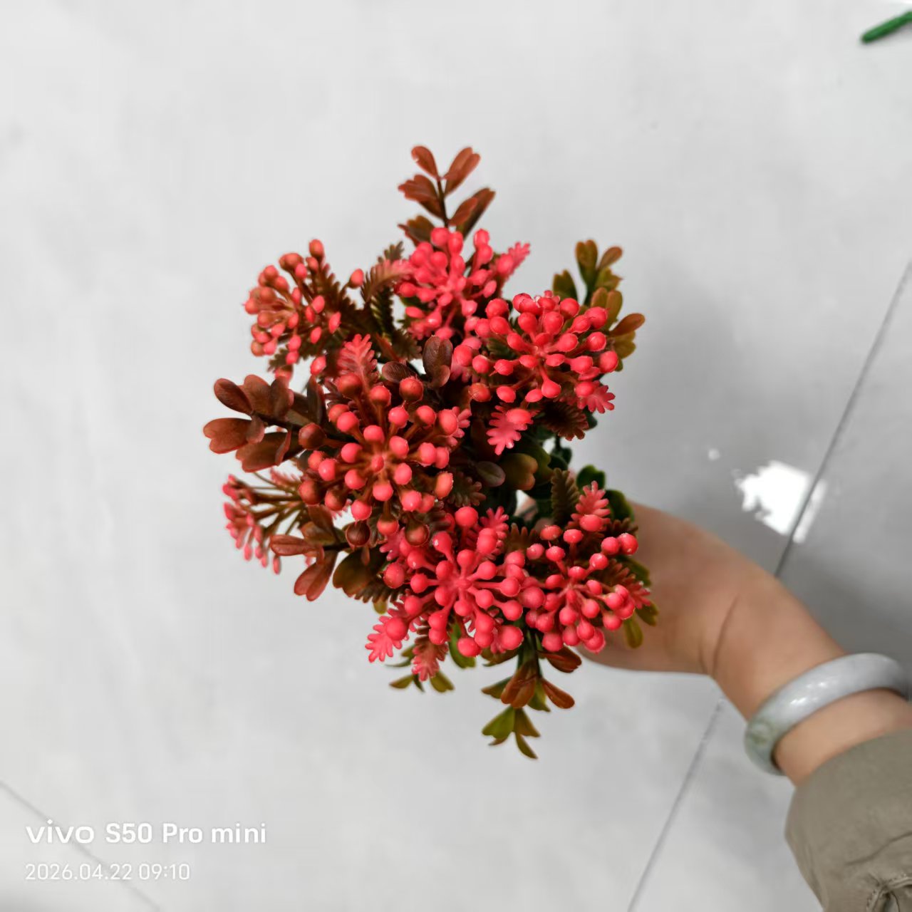 Simulated 7-fork spray-painted plastic fruit sculptures, water plants, green plants, indoor and outdoor plant walls, DIY decoration in stock, replenishment cabinet Item Picture