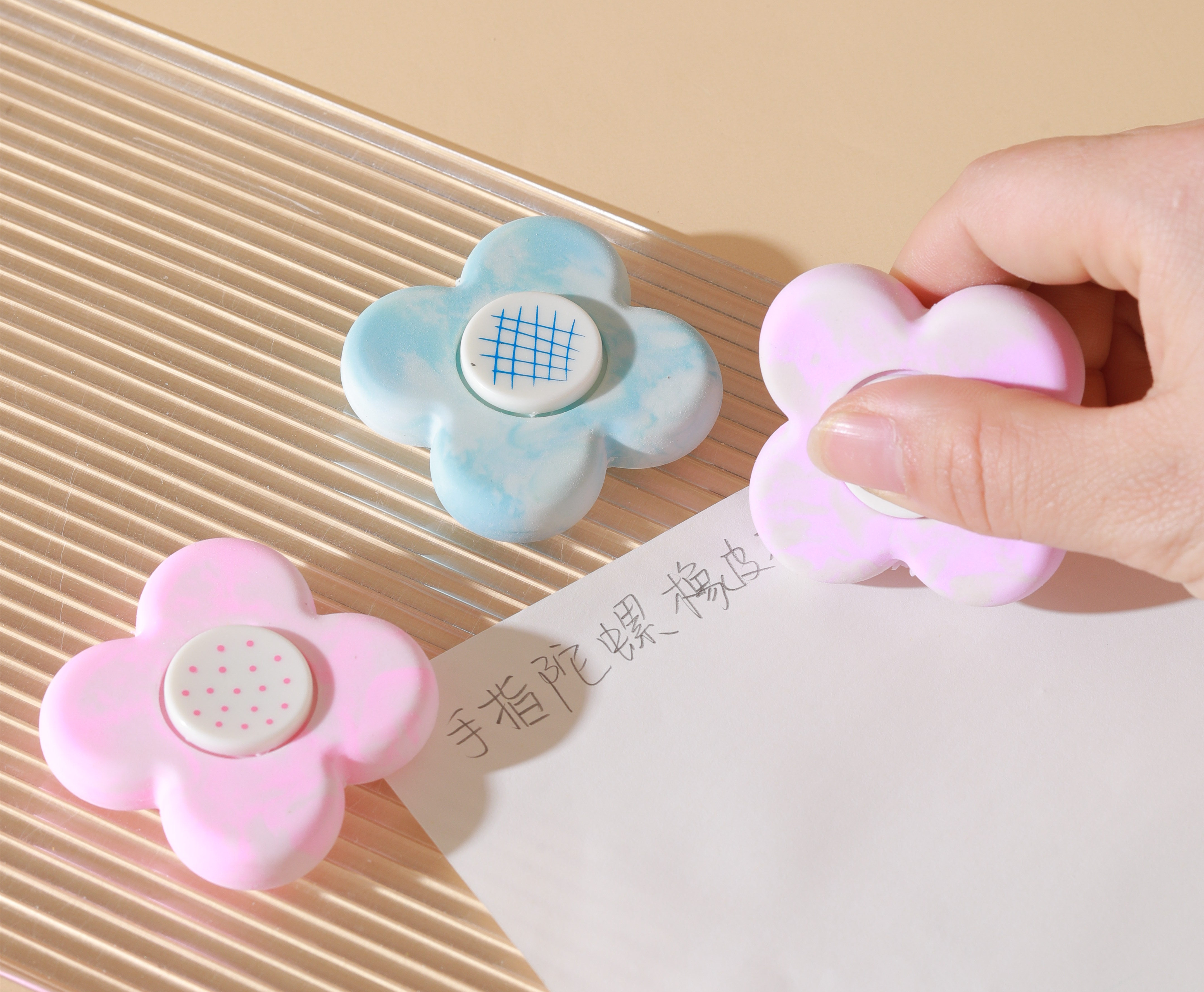 HR-09780 Cute eraser with colorful flower-shaped rotating top eraser Item Picture