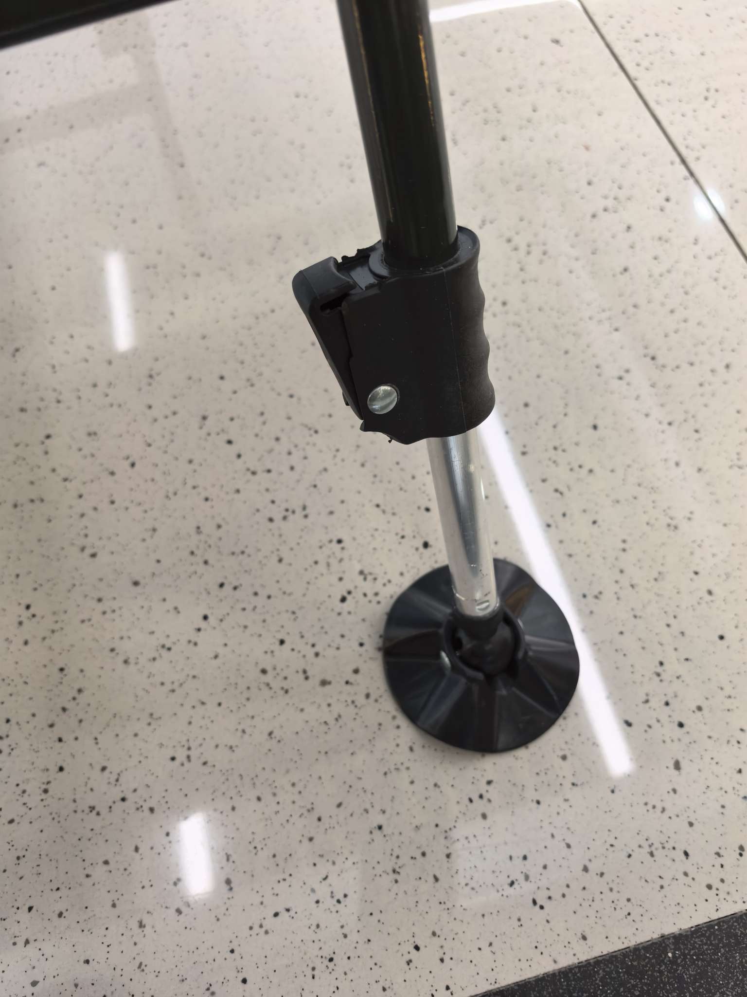 户外用品/露营桌/折叠桌/露营椅/月亮椅老人户外细节图