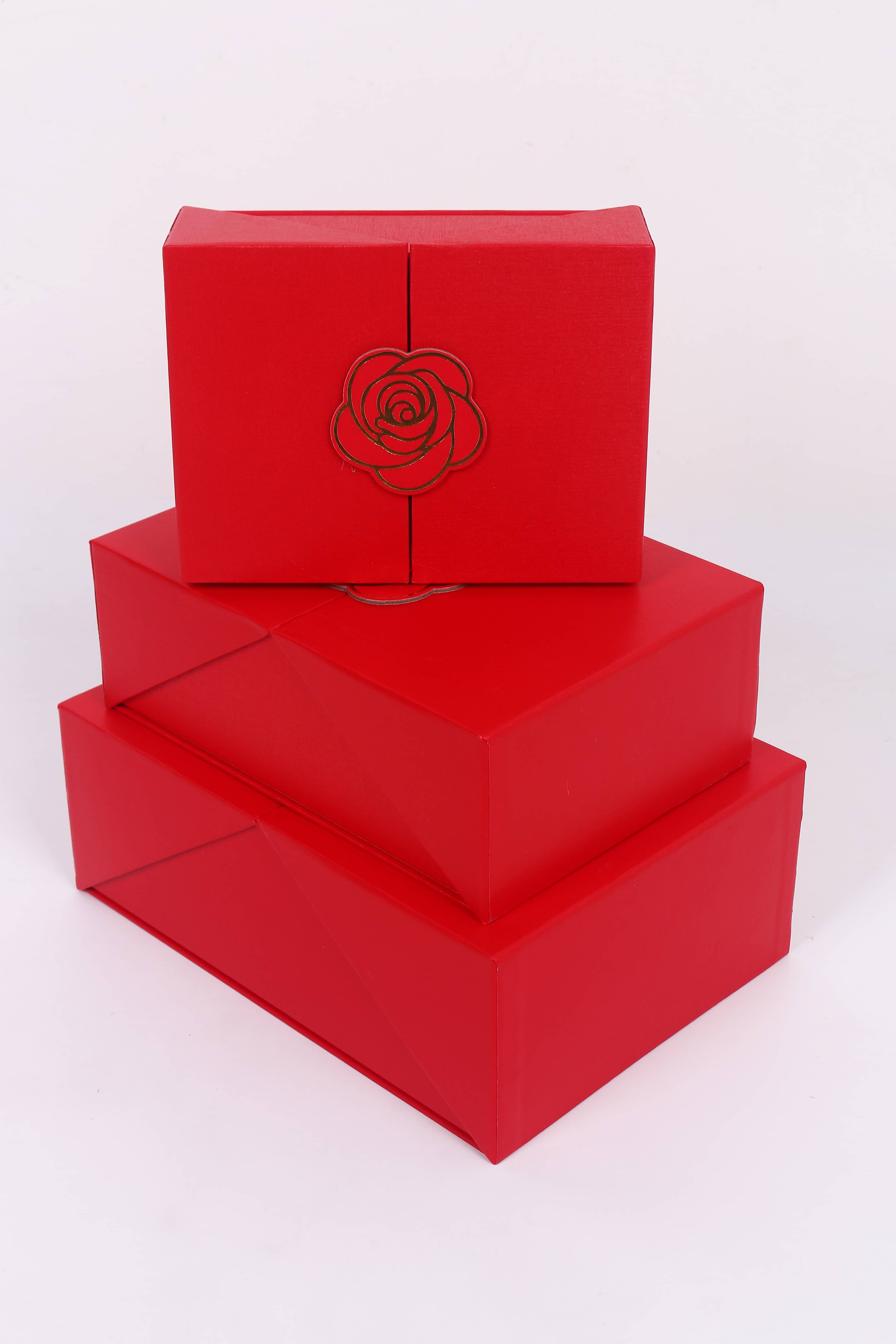 3433# Double-opening gilded rose buckle Gift Box, high-end red gift box, Valentine's Day/Wedding Souvenir packaging box, 3 sets/Factory direct sales
