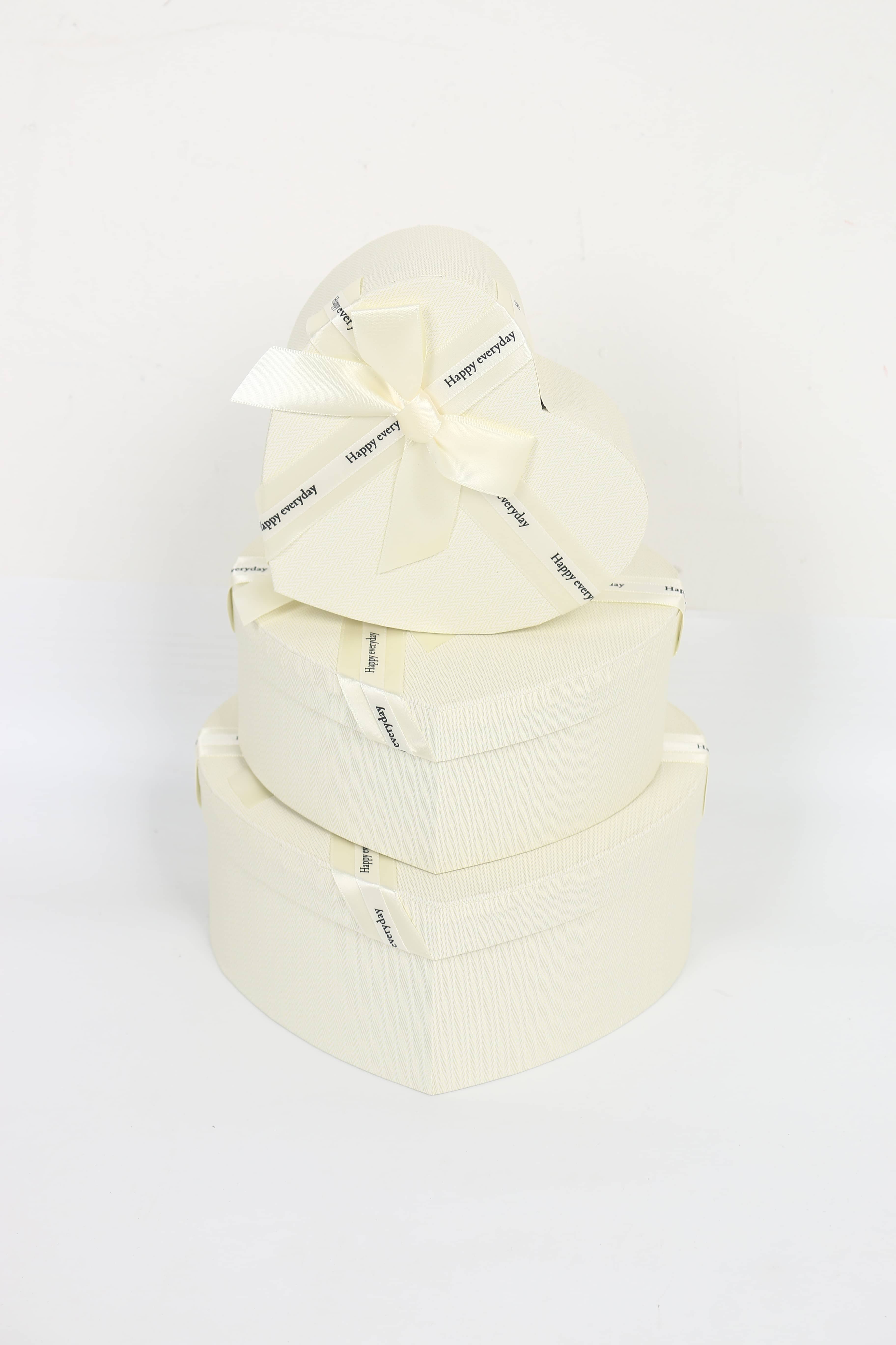 3405# Love Gift Box Three-piece Set, Heart-shaped Gift Box, Souvenir, Festival Gift Packaging Box, Exquisite Gift Box, Special Paper Gift box, Factory direct sales Application Scenario