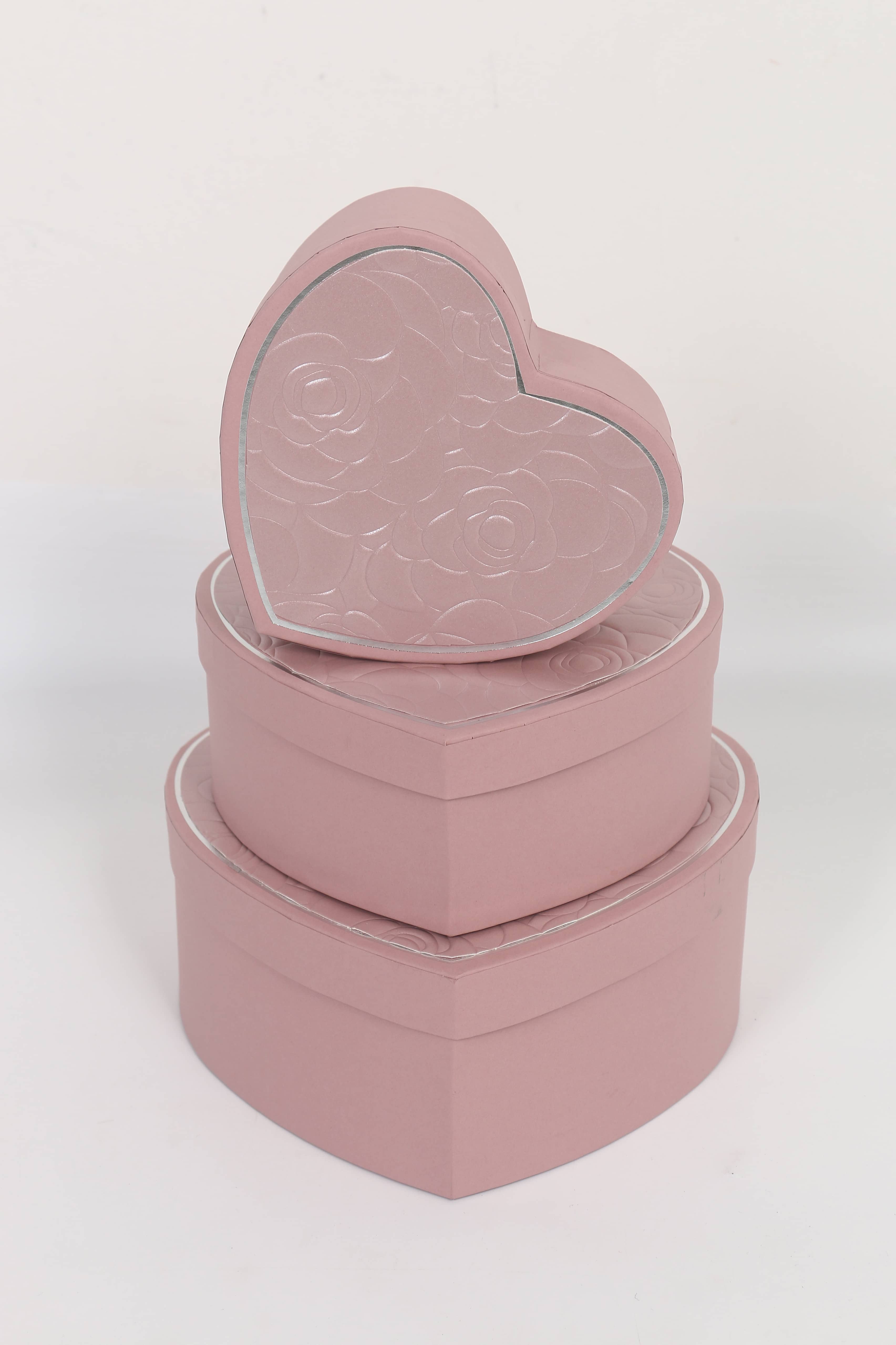 3405# Love Gift Box Three-piece Set, Heart-shaped Gift Box, Souvenir, Festival Gift Packaging Box, Exquisite Gift box, embossed rose pattern, square pattern gift box, factory direct sales Item Picture