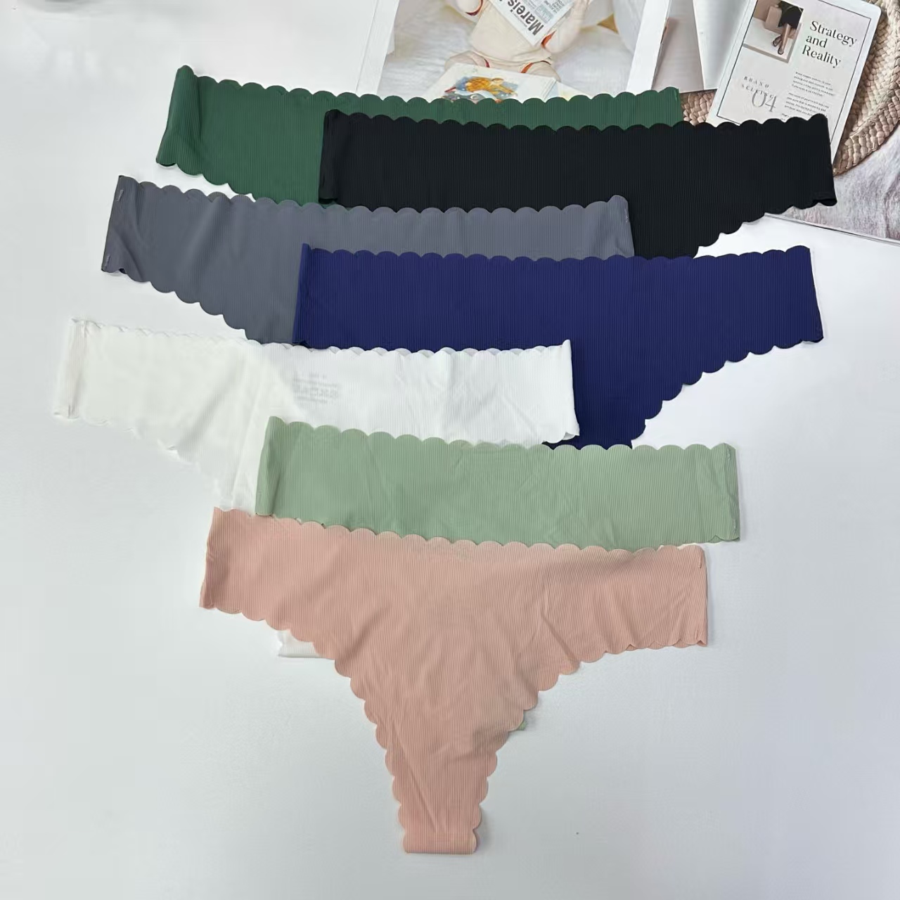 1097# European and American export European size because of the ribbed ice silk seamless wavy edge thong women's large size low-waist underwear QNI full figure
