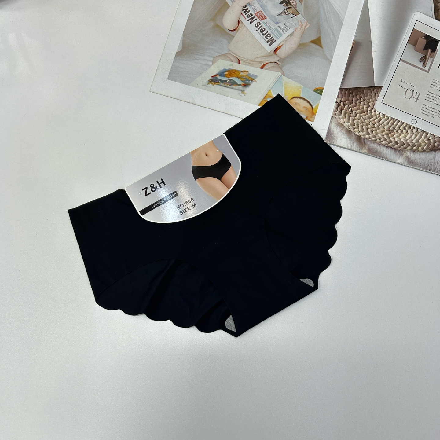 666# European and American ice silk seamless Underwear for women, thin breathable, export wholesale, large-sized women's underwear, solid color wavy edge women's underwear, qni Specification drawing