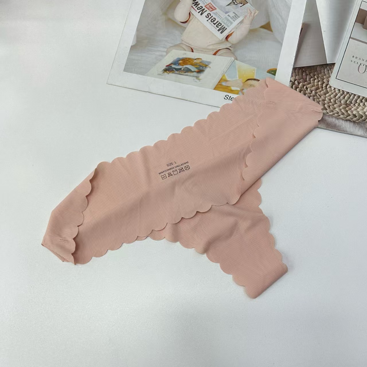 1097# European and American export European size because of the ribbed ice silk seamless wavy edge thong women's large size low-waist underwear QNI details Picture