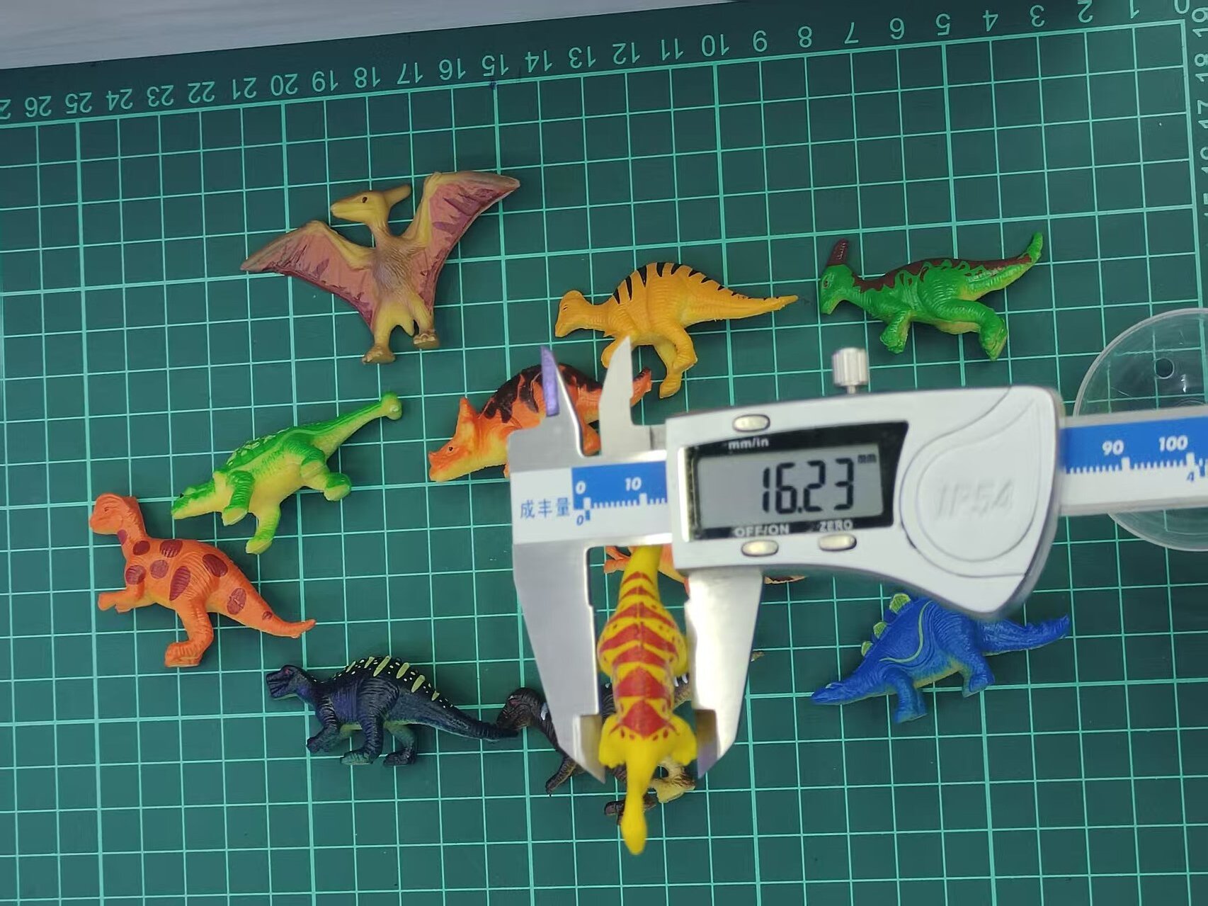 12 sets of small dinosaur animal model toys as rewards, small gifts for the start of the school year, and creative mini toys for children Application Scenario