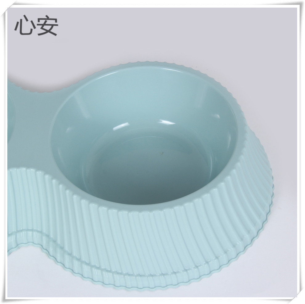 Vertical pattern multi-color pet bowl, simple double bowl, dog and cat cervical protection bowl, water bowl, food bowl, tableware Application Scenario