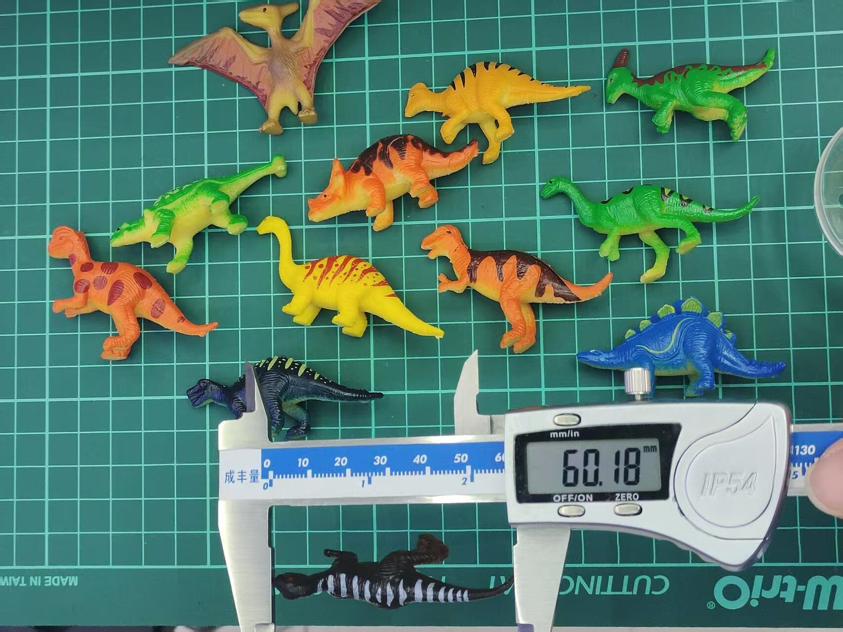 12 sets of small dinosaur animal model toys as rewards, small gifts for the start of the school year, and creative mini toys for children details Picture