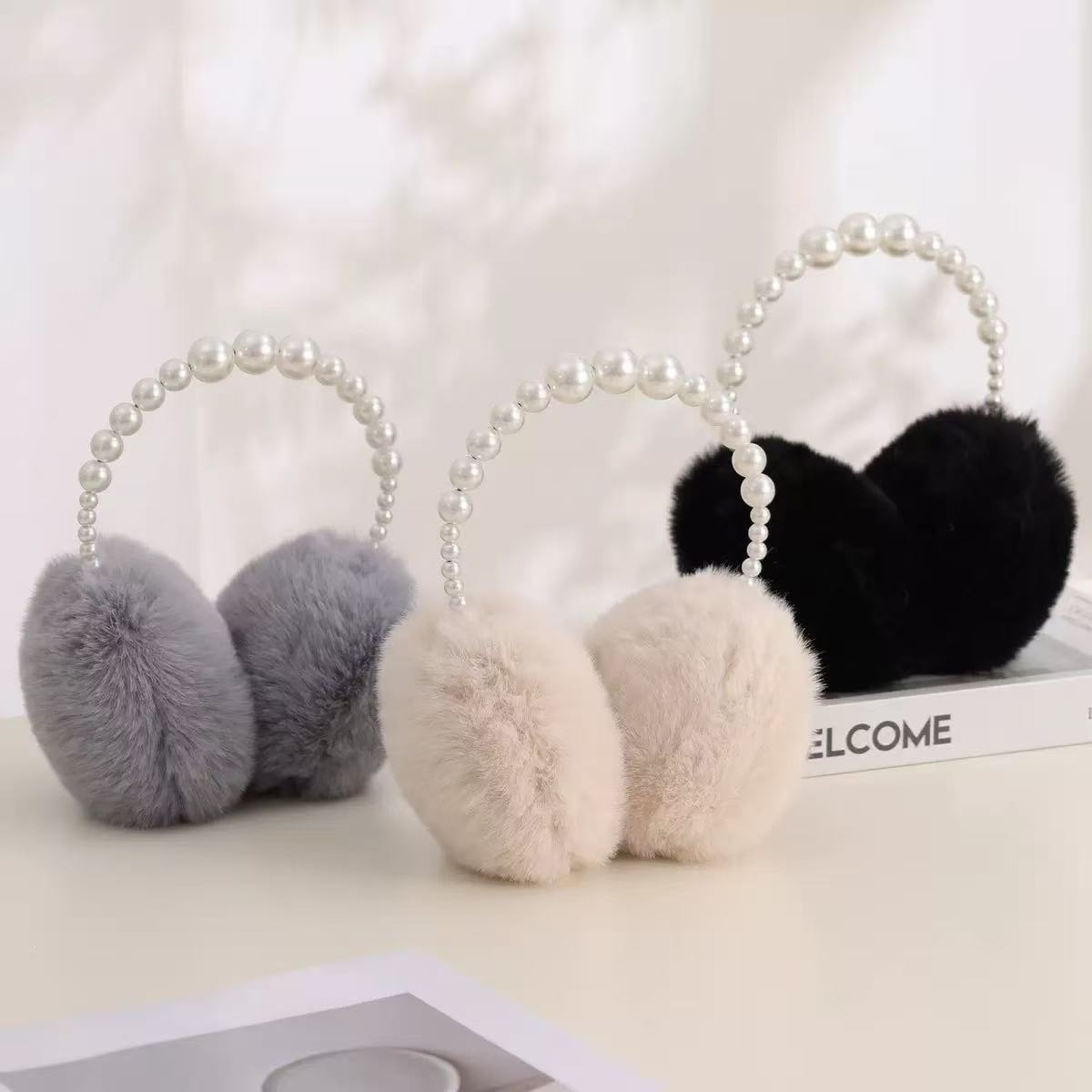 Winter warm ear muffs, women's ear coverings, ear covers, plush fashionable ear bags, anti-rabbit fur pearl ear stands, ear warming and ear protection details Picture