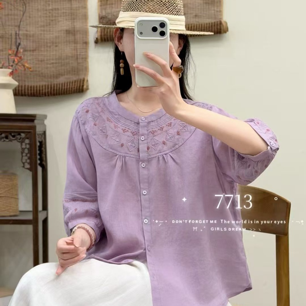 Pink embroidered short-sleeved shirt for women, loose, fashionable and casual women's top details Picture