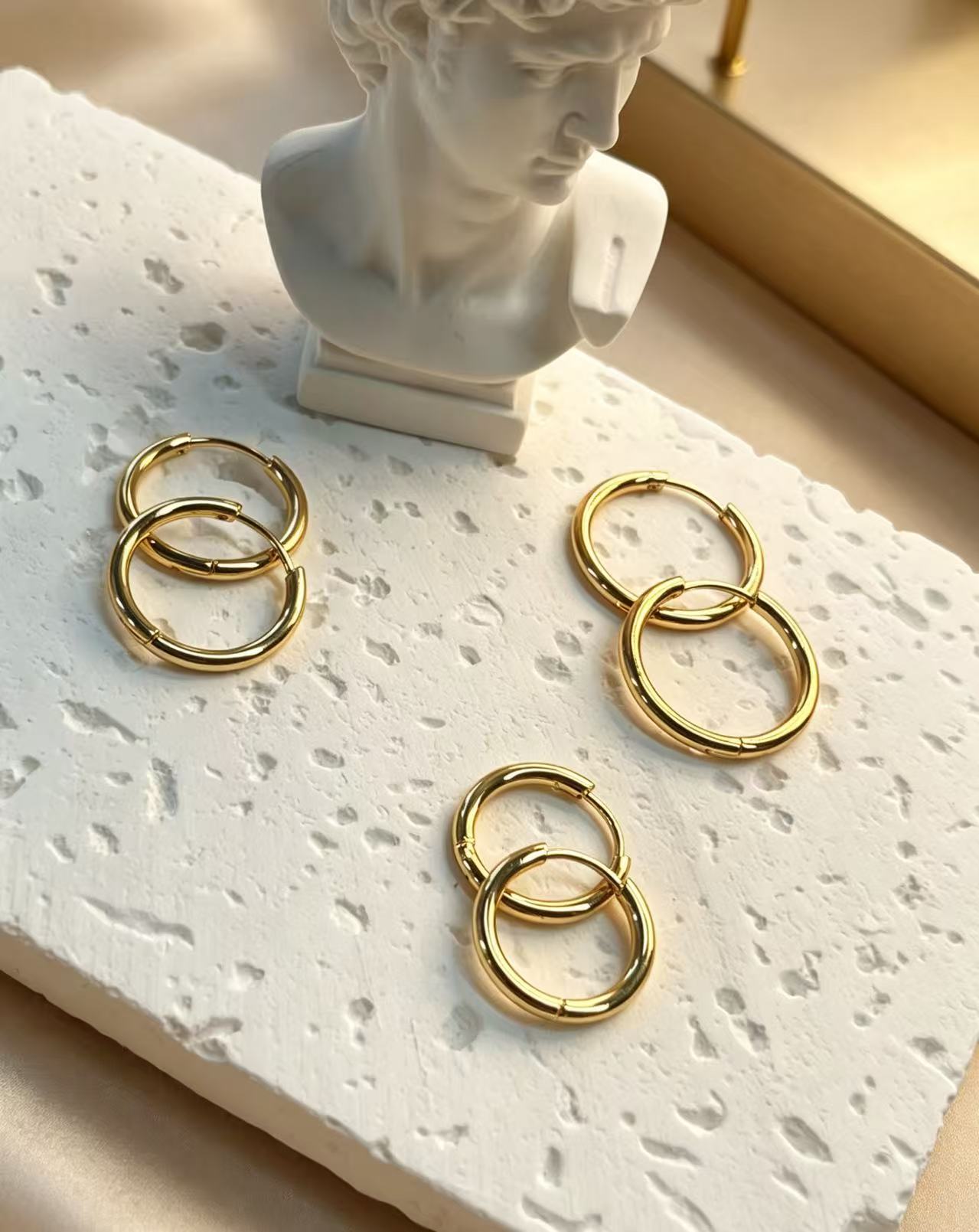 金色钢色银色素圈耳环小众设计感高级耳圈女耳钉2026新款爆款夸张圆圈耳饰