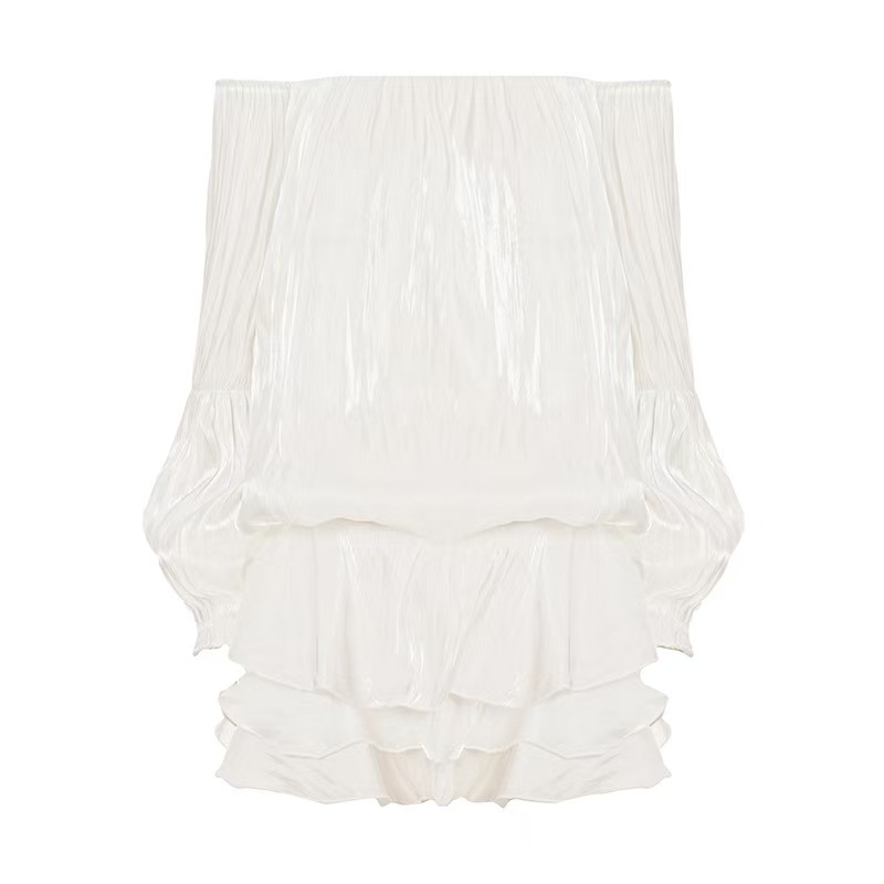 White off-the-shoulder pleated Chinese-style dress, the same style dress for female models Application Scenario