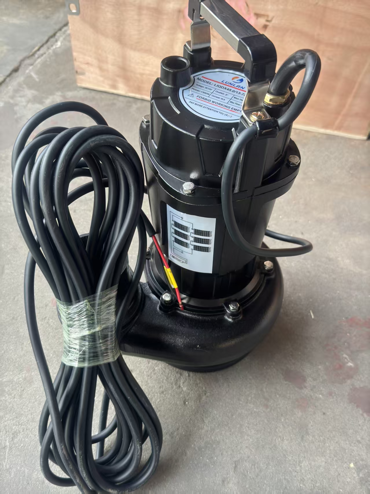 LUNLAN solar DC 17M head DC water pump Solar water pump irrigation system Item Picture