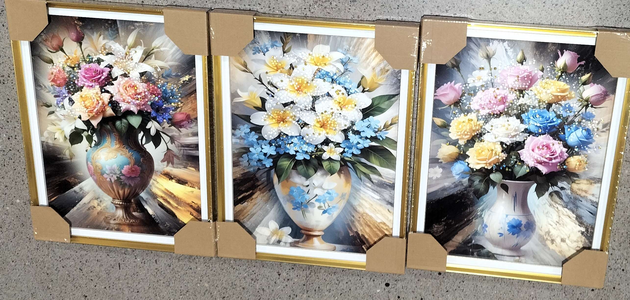 Aluminum alloy decorative photo frame, picture frame, display stand, framing frame, home decoration, wall and table dual-purpose aluminum alloy picture frame and photo frame display stand Application Scenario