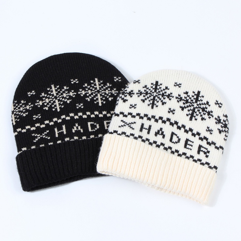Knitted hat, woolen small hat accessories, knitted woolen straw hat, Korean Christmas style, autumn and winter snowflake letter flanged woolen hat, children's warm knitted hat, ear-protective hat, cold hat for adults