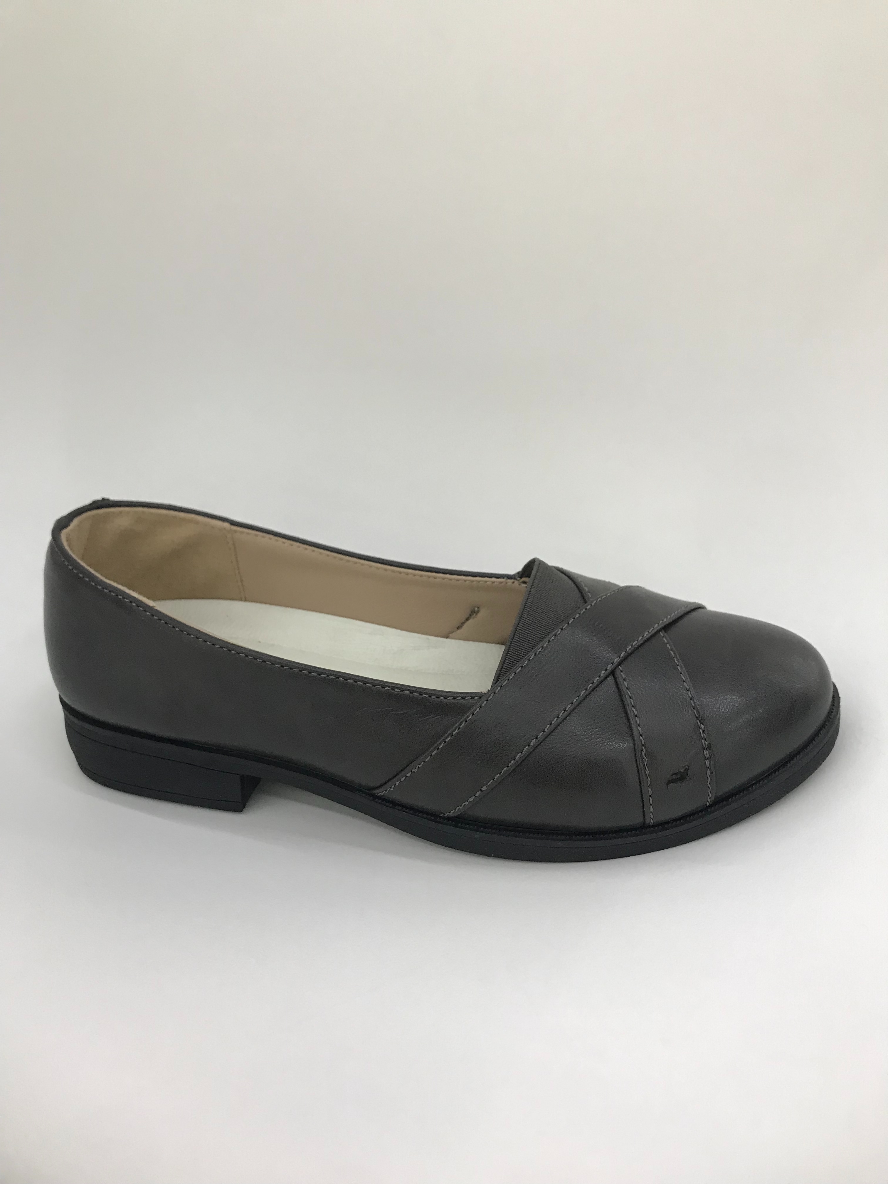 Brown leather flat slippers, anti-slip soft-soled sports shoes details Picture