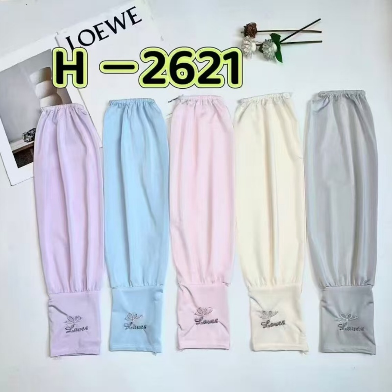 Summer ice silk sleeve sleeves for women's sun protection, loose ice sleeves, extended thin UV protection, the same style as Douyin sleeves and arm guards Application Scenario