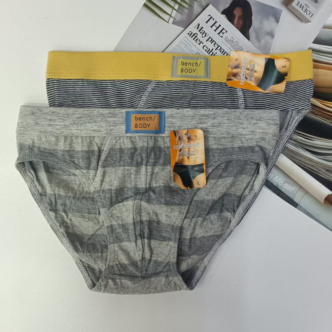 1679# Export of Middle East and Africa striped men's underwear, Men's briefs, Men's milk silk underwear, QNI Application Scenario