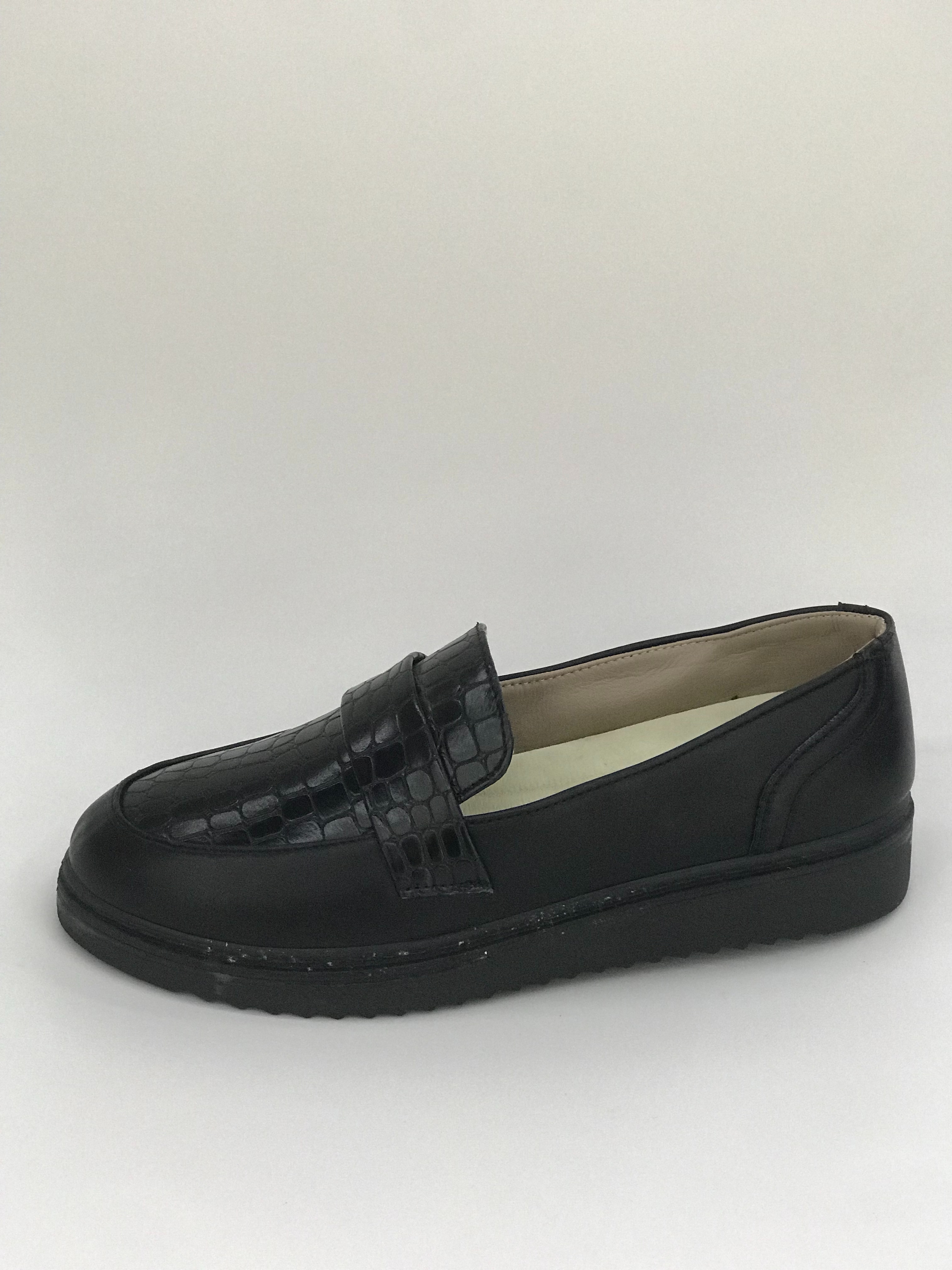 Leather loafers for women, summer casual shoes, shopping shoes, formal wear details Picture