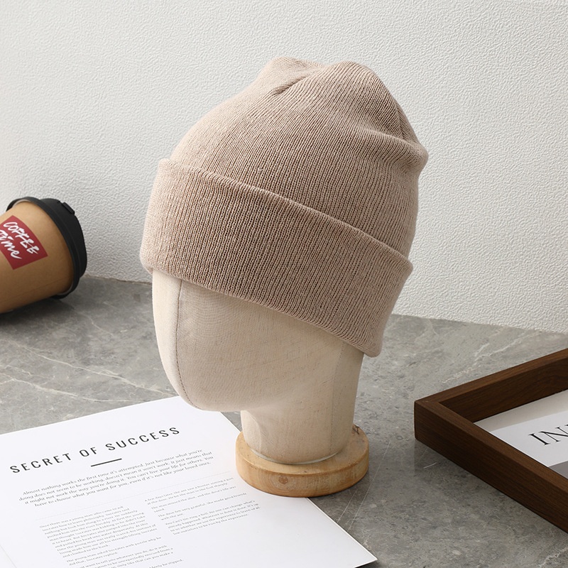 Colorful knitted hats, small knitted woolen hats, knitted woolen hats, straw hat accessories Application Scenario