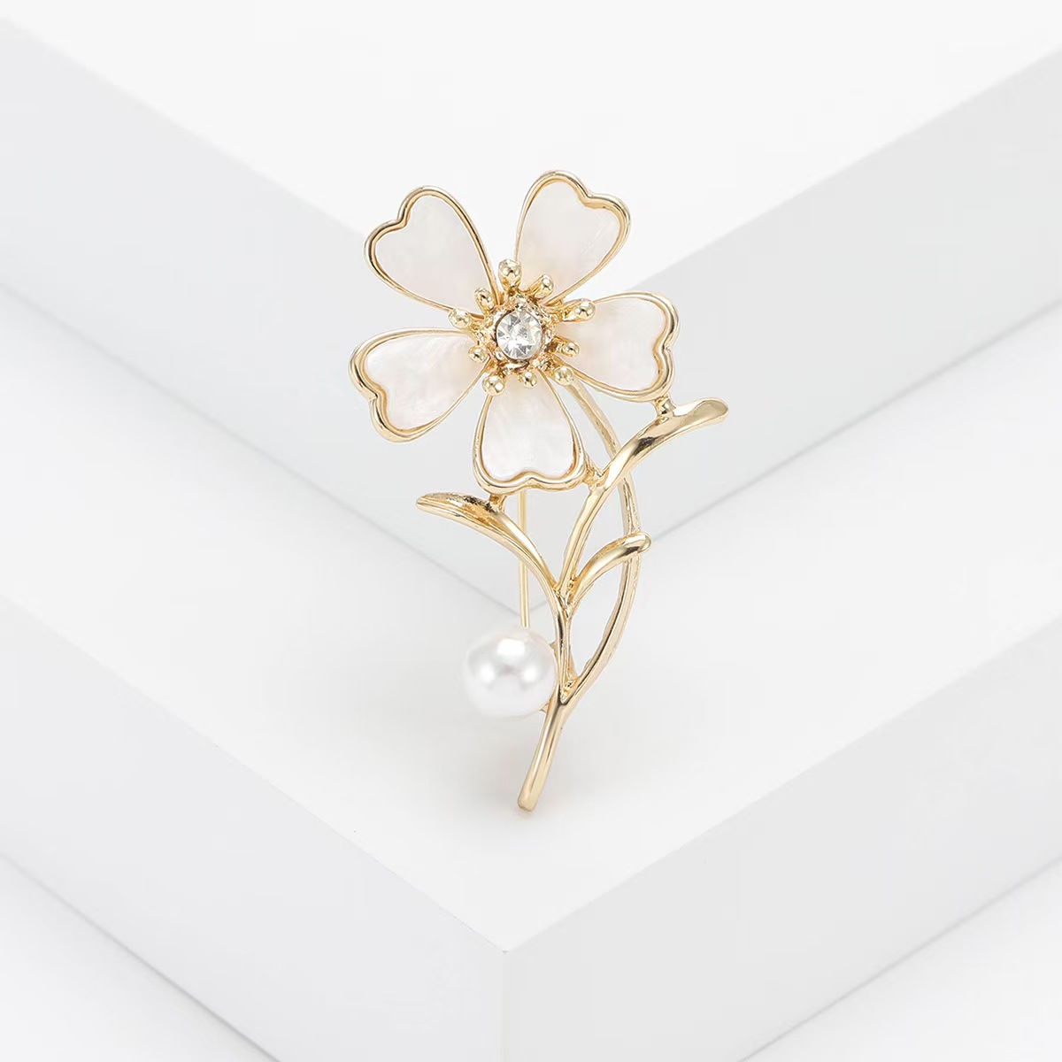Versión coreana de moda flor broche de alto grado cien con accesorios temperamento simple chal hebillas anti-going pin mujeres al por mayor Specification image