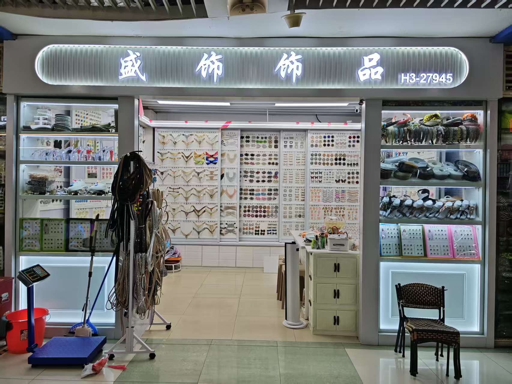 盛饰饰品