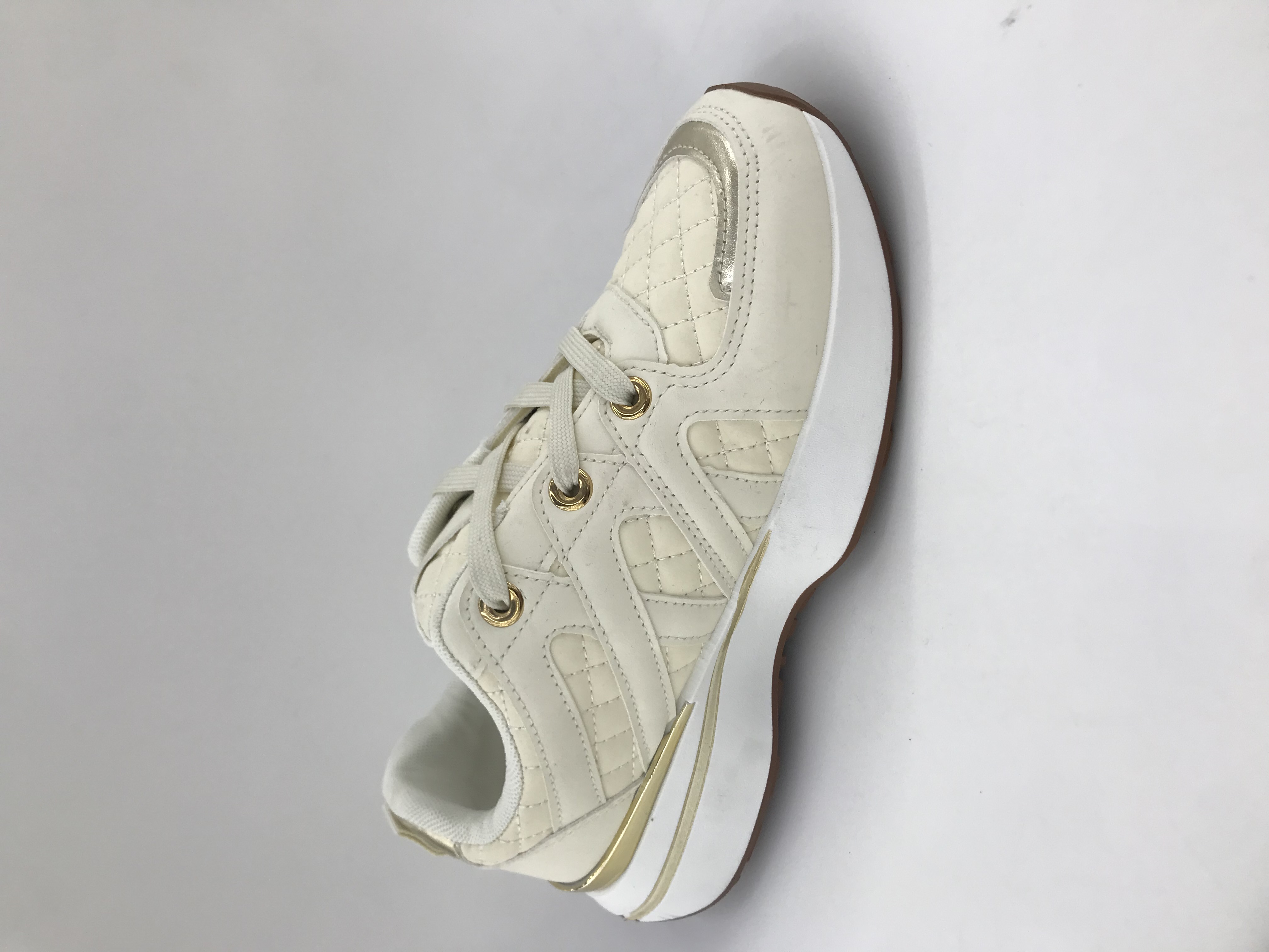 Casual Shoes are comfortable and versatile shoes for women in summer full figure