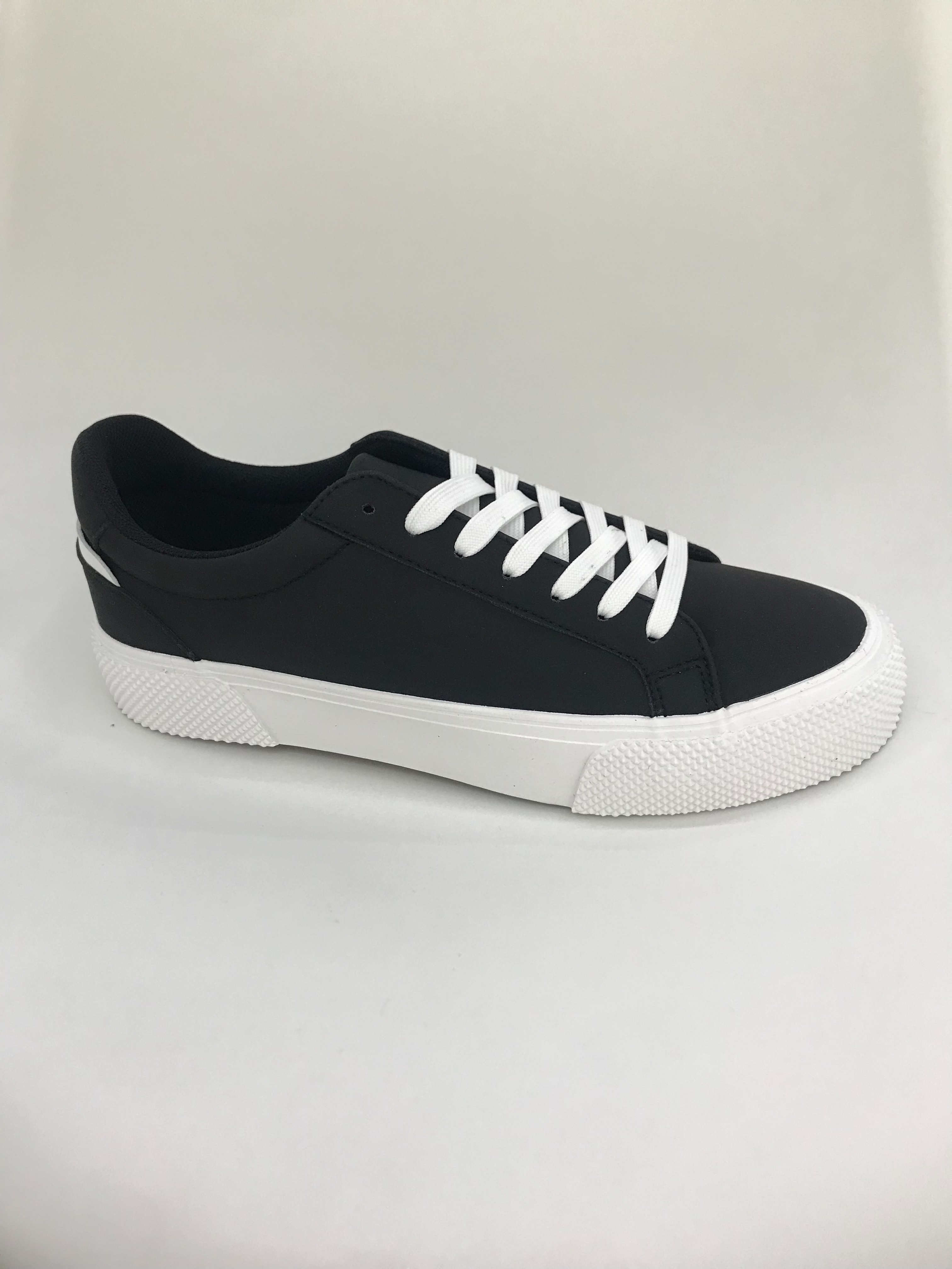 Men's casual board shoes, comfortable and trendy sports shoes for men details Picture