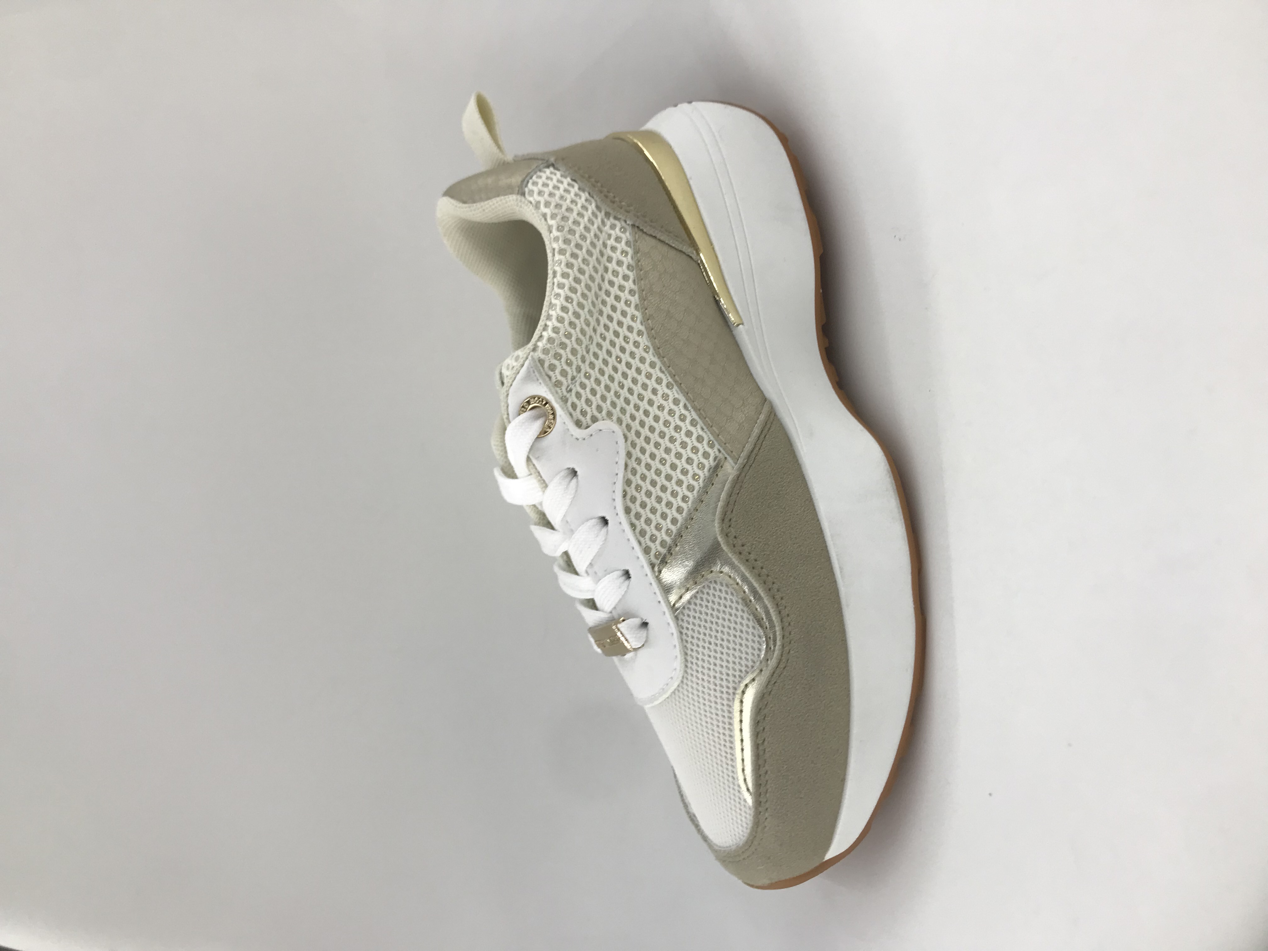 Light-colored patchwork thick-soled casual shoes, comfortable summer life shoes for women full figure