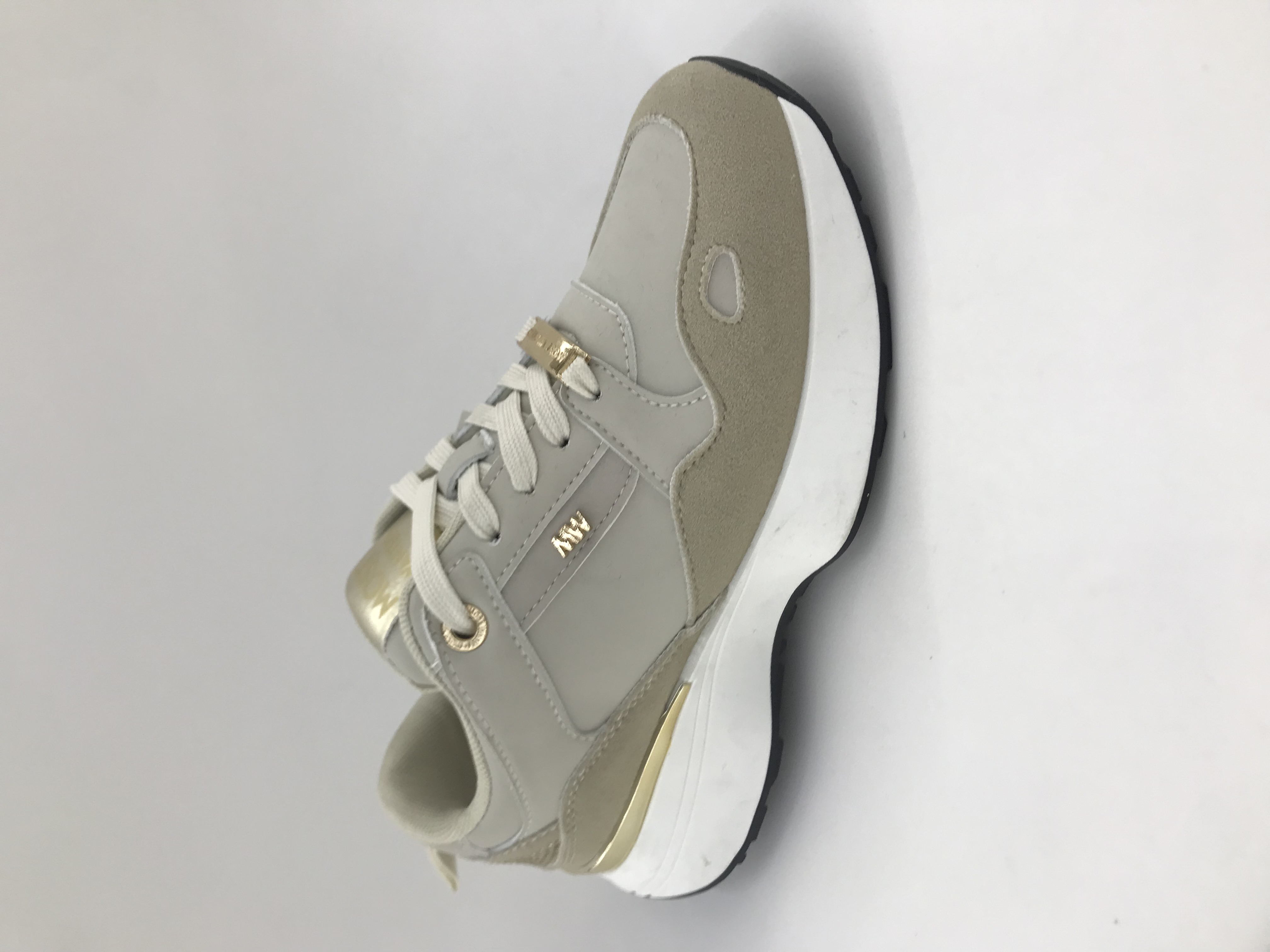 Women's German training casual single shoes, a versatile choice for daily life full figure