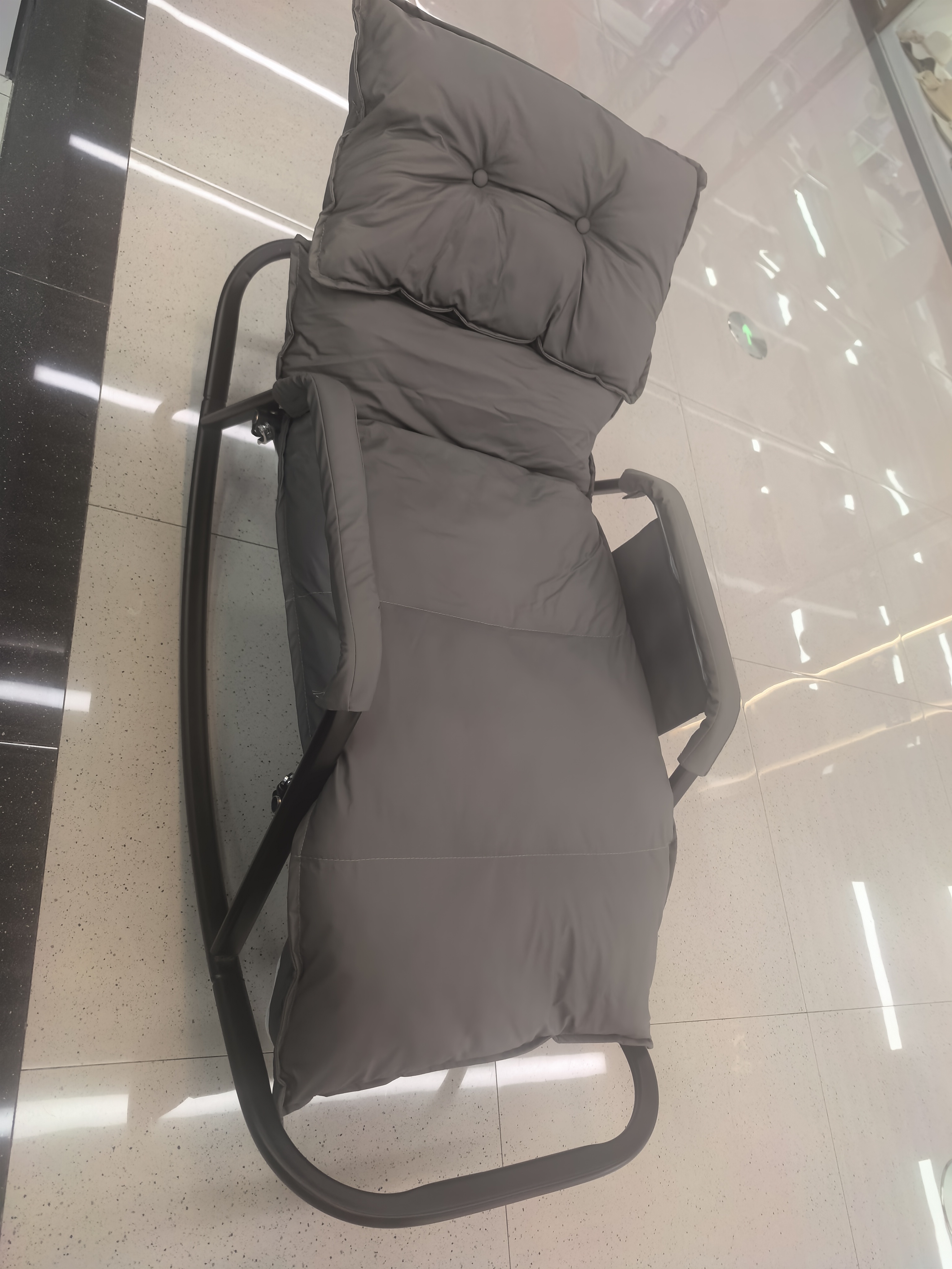 摇摇椅带脚架详情图1