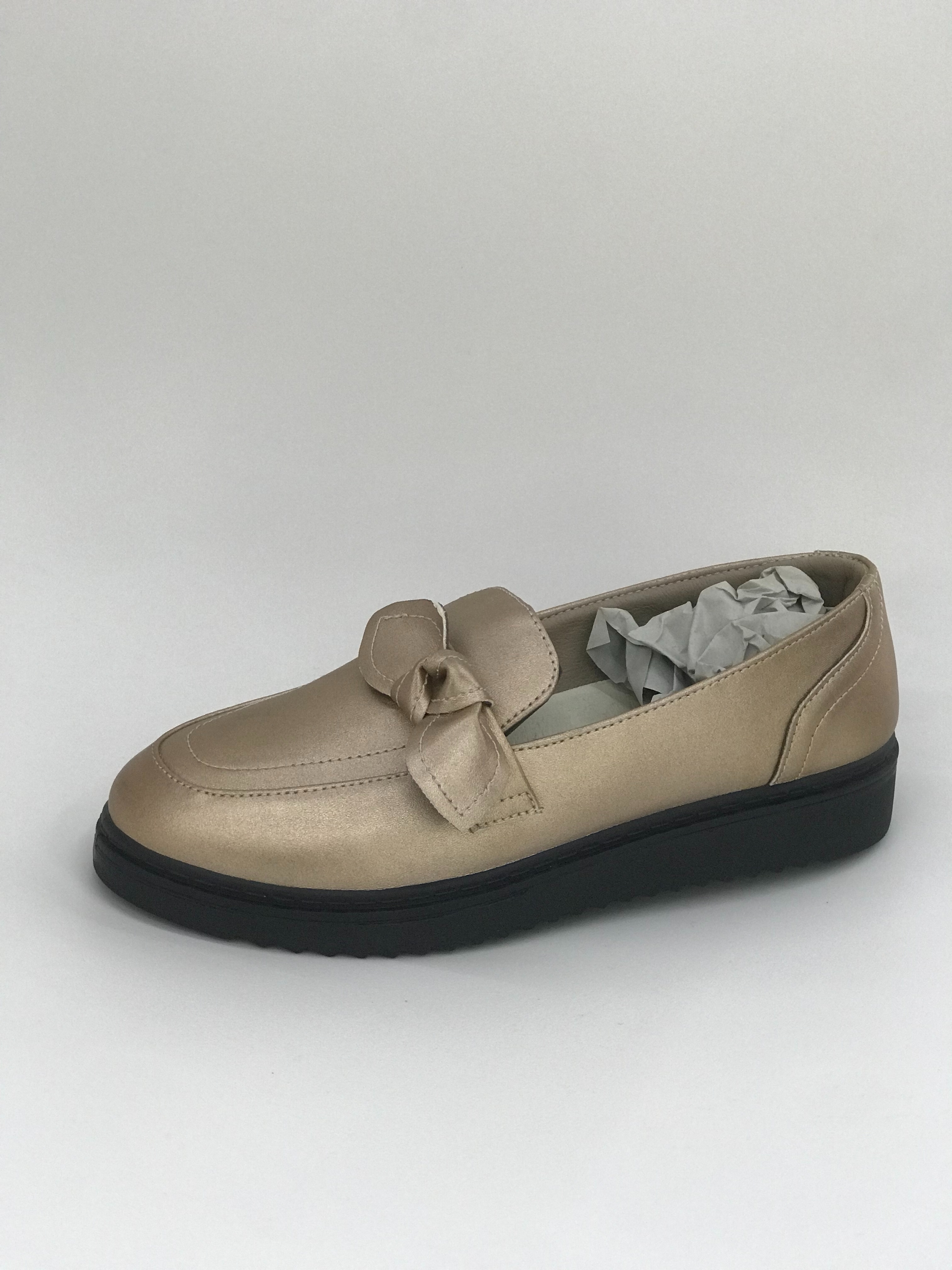 Leather loafers, casual shopping shoes, women's formal wear details Picture