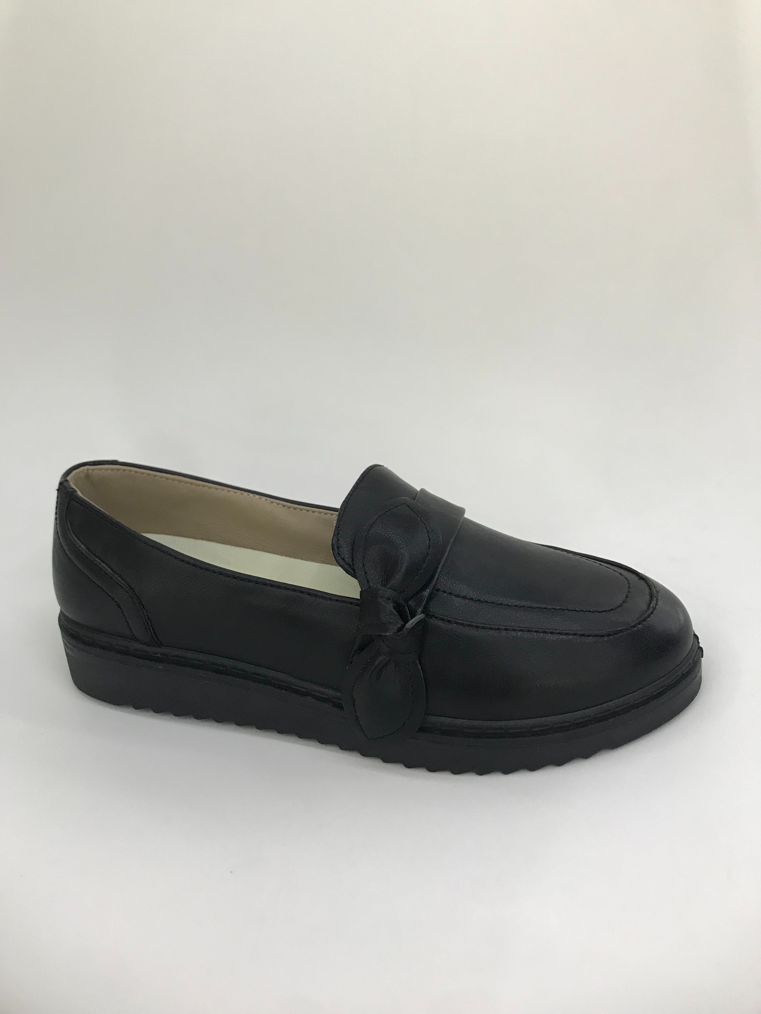 Leather loafers, casual shopping shoes, women's formal wear full figure
