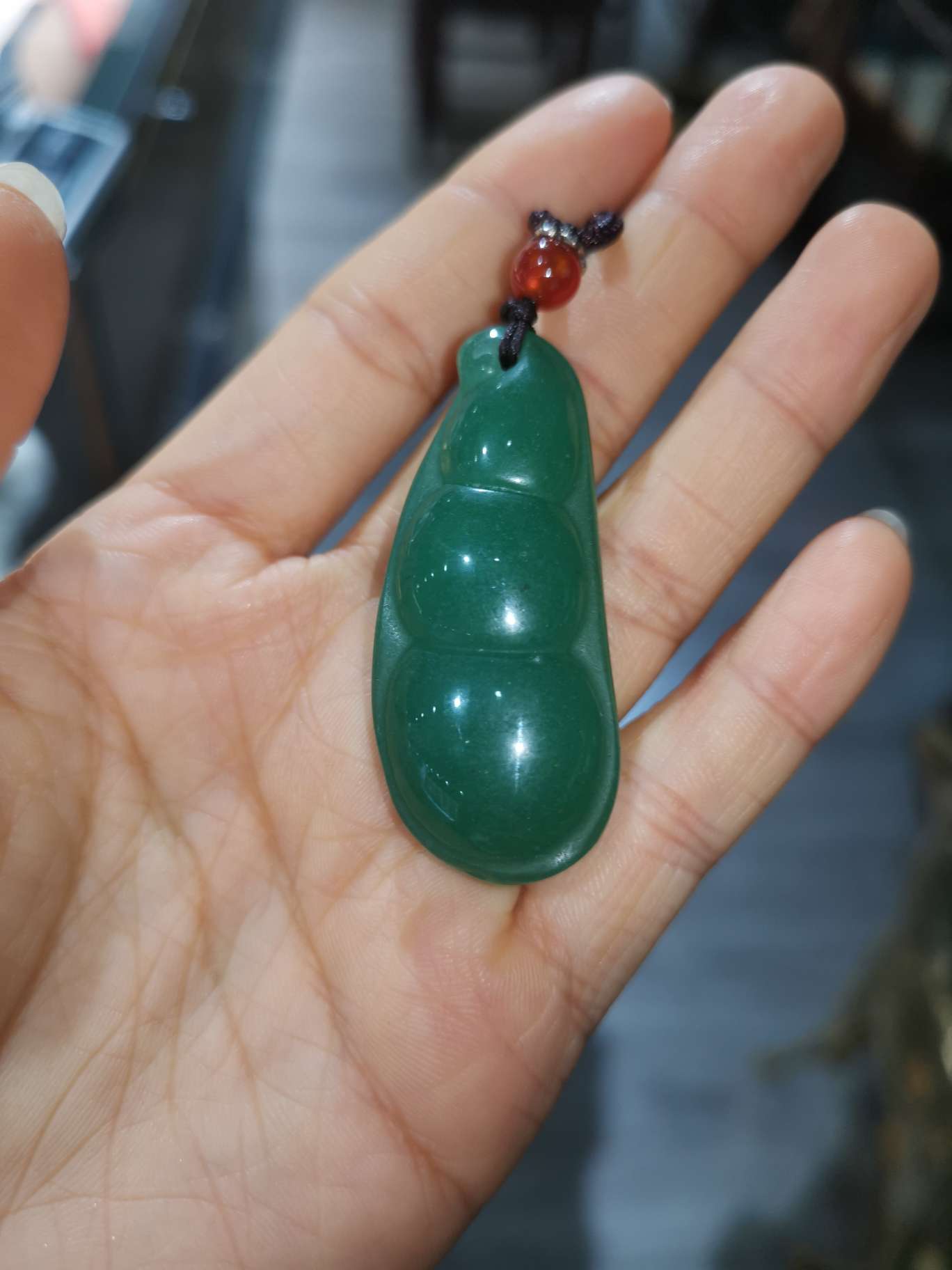 Ba Yu pendants are given as gifts for lovers, elders, leaders, best friends on their birthdays or anniversaries details Picture