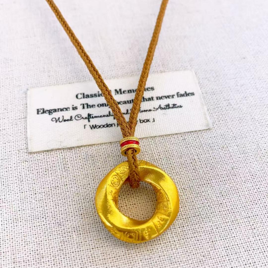 A simple and long sweater chain for women, a fashionable and versatile necklace accessory made of ancient fabric rope for autumn and winter details Picture