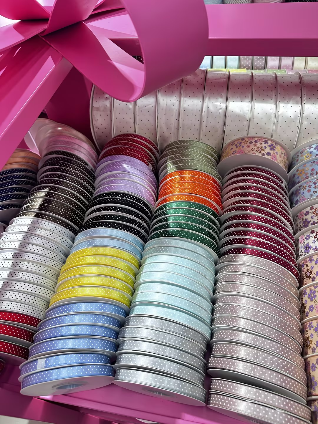 1cm polka dot ribbon in 20 colors is available for gift packaging, flower bouquets, DIY hair accessories, smooth and colorless, suitable for multiple scenarios Specification image