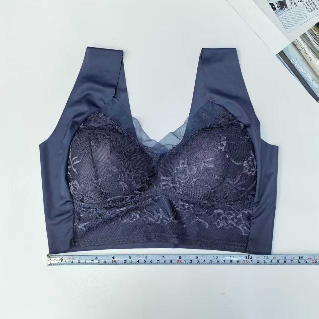 NYM-196# Women's bras for export to the Middle East and Africa, large-sized lace bras without underwire, lace cup-shaped wide shoulder strap bras for women, QNI Item Picture