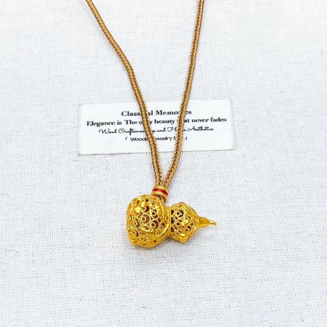 A fashionable and versatile necklace accessory featuring a long and simple women's sweater chain with antique fabric and rope Specification image