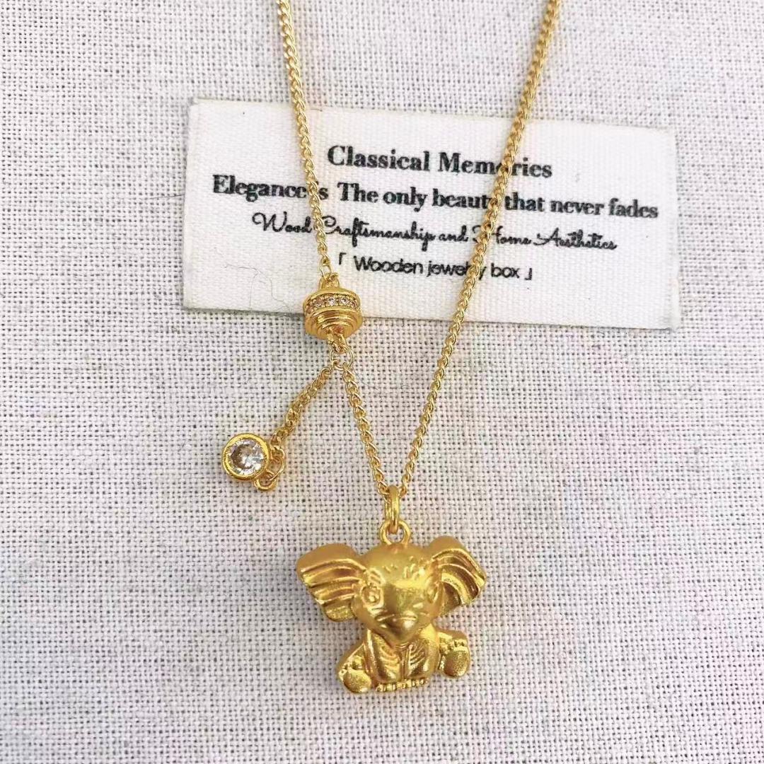 Trendy copper jewelry necklace. This necklace is fashionable and versatile, suitable for both women and men. It can be given as a gift