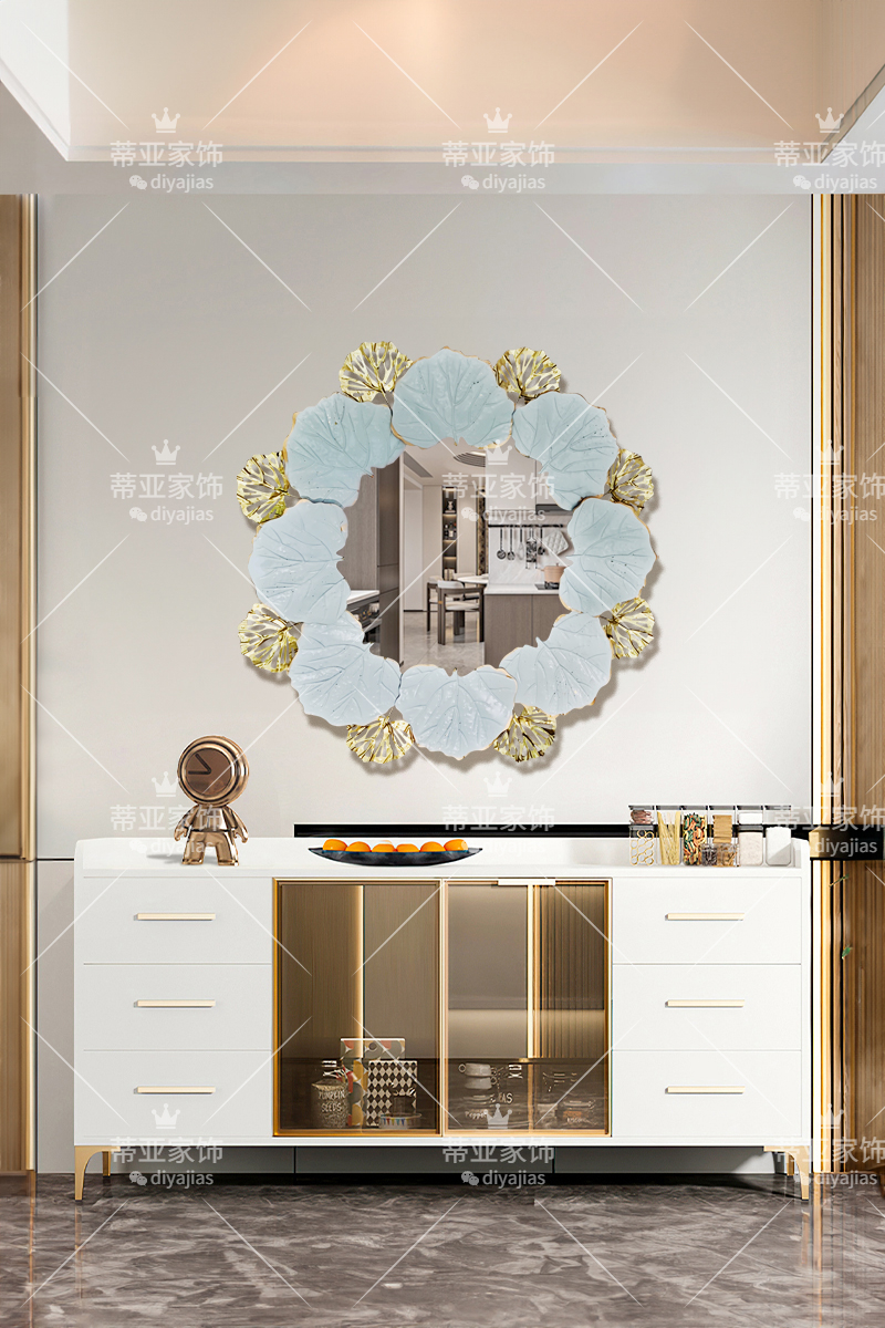 European-style circular leaf-shaped metal three-dimensional decorative mirror with Mosaic panels Application Scenario