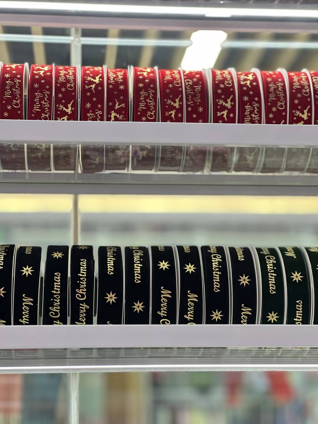 2.5cm flocking tape is directly dispatched from Yiwu factory. It is specially designed for DIY bows in flower gift boxes and has sufficient stock. Application Scenario