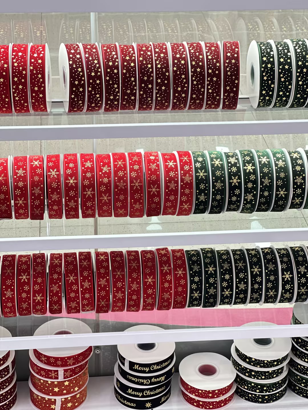 2.5cm flocking tape is directly dispatched from Yiwu factory. It is specially designed for DIY bows in flower gift boxes and has sufficient stock. Specification image